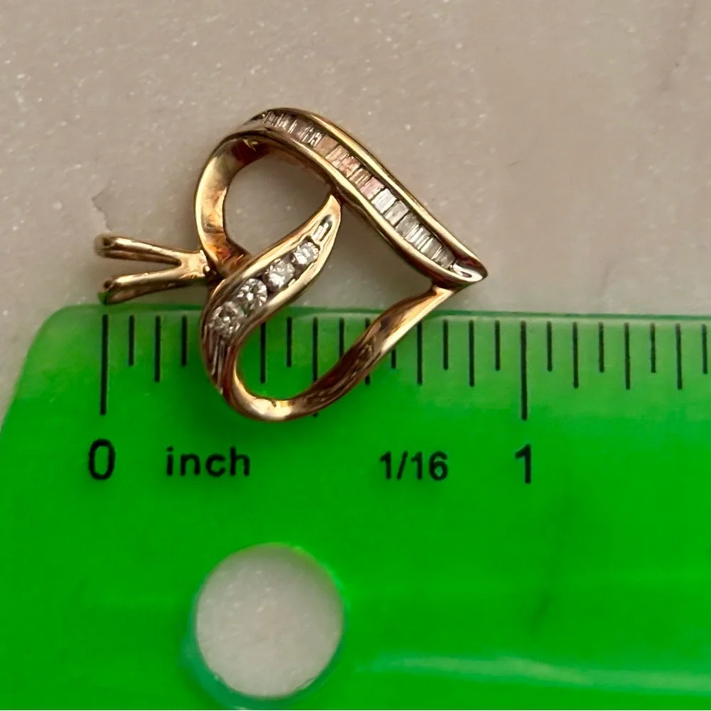 Diamond Heart Pendant 1/10 carat TW Round-Cut Diamonds 10K Gold - Picture 5 of 6